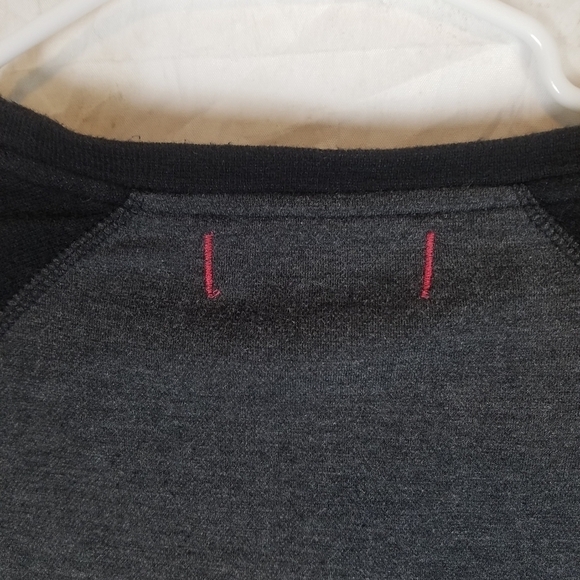 Tommy Bahama gray and black shirt - Picture 5 of 7